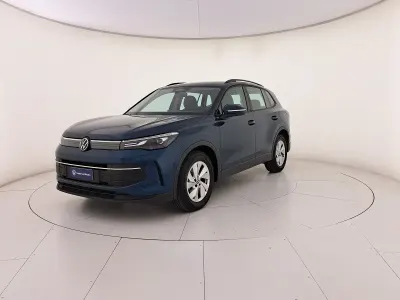 Usata VW Tiguan Life 150 CV (110 kW) 2025 Nightshade blue metallizzato SUV