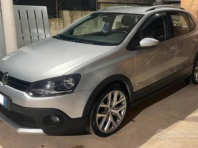 Usata VW Polo Cross 90 CV (66 kW) 2017 Grigio Utilitaria