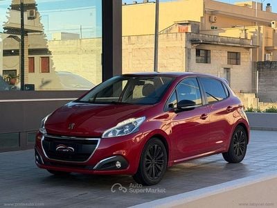 Usata Peugeot 208 Allure 82 CV (60 kW) 2017 Rosso Utilitaria