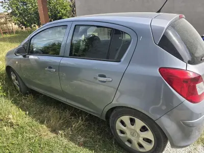 Usata Opel Corsa Cosmo 75 CV (55 kW) 2008 Bluazzurro Utilitaria