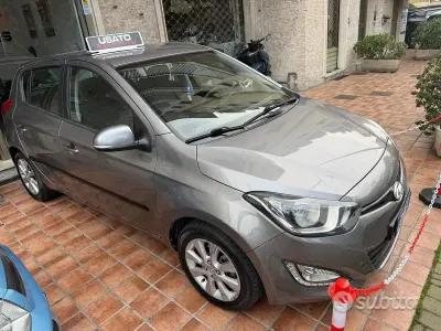 Usata Hyundai i20 75 CV (55 kW) 2013 Grigio Utilitaria