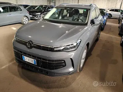 Usata VW Tiguan Life 150 CV (110 kW) 2025 Grigio scuro SUV