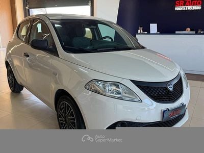 Usata Lancia Ypsilon 69 CV (50 kW) 2018 Bianco Utilitaria