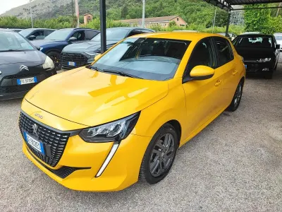 Usata Peugeot 208 Allure 75 CV (55 kW) 2021 Giallo Utilitaria