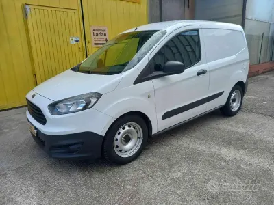 Begagnad Ford Transit Trend 76 HK (55 kW) 2015 Vit Van