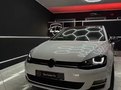 Usata VW Golf VII 105 CV (77 kW) 2014 Bianco Utilitaria