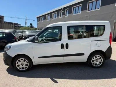 Usata Fiat Doblò 95 CV (69 kW) 2020 Bianco Monovolume