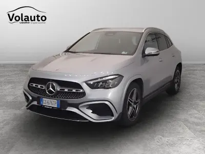 Käytetty Mercedes GLA200 Advanced Plus 150 HP (110 kW) 2024 Harmaa Katumaasturi