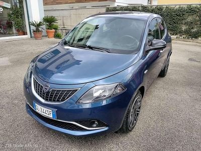 Usata Lancia Ypsilon Gold 69 CV (50 kW) 2022 Blu/azzurro Utilitaria