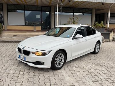 Usata BMW 318 Sport Line 116 CV (85 kW) 2013 Bianco Berlina