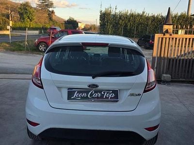 Usata Ford Fiesta 95 CV (69 kW) 2016 Bianco Berlina