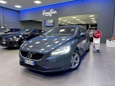 Usata Volvo V40 R-Design Momentum 122 CV (89 kW) 2016 Osmium grey metallic Berlina
