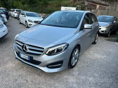 Usata Mercedes B180 Executive 109 CV (80 kW) 2016 Grigio Monovolume