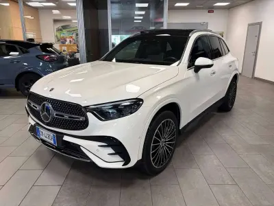 Usata Mercedes GLC300 AMG Line Premium Plus 258 CV (189 kW) 2023 Bianco metallizzato SUV