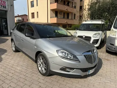 Usata Lancia Delta 165 CV (121 kW) 2009 Grigio Utilitaria