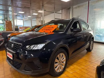 Usata Seat Arona Style 95 CV (69 kW) 2022 Blu asfalto / pastello SUV
