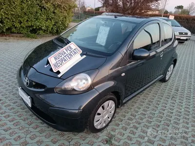 Usata Toyota Aygo 68 CV (50 kW) 2006 Nero Utilitaria