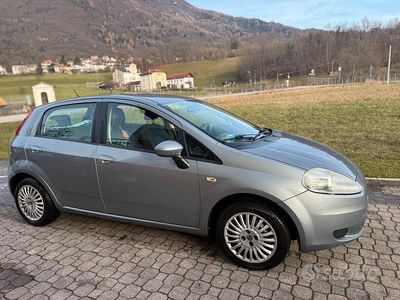 Usata Fiat Grande Punto 75 CV (55 kW) 2007 Grigio Utilitaria