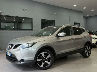 Usata Nissan Qashqai Tekna 110 CV (80 kW) 2015 Argento SUV