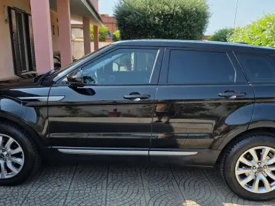 Usata Land Rover Range Rover evoque Pure 190 CV (139 kW) 2016 Nero SUV