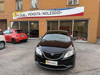 Usata Lancia Ypsilon Gold 95 CV (69 kW) 2017 Nero Utilitaria