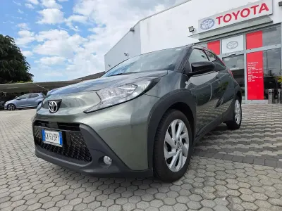 Usata Toyota Aygo X Trend 72 CV (52 kW) 2022 Cardamom green & black met SUV