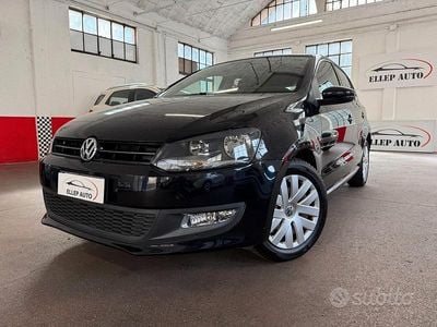 Begagnad VW Polo Comfortline 70 HK (51 kW) 2015 Svart Sedan
