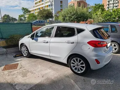 Usata Ford Fiesta 75 CV (55 kW) 2019 Bianco Utilitaria