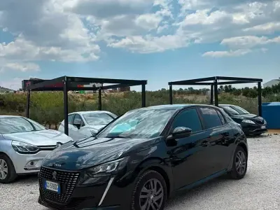 Usata Peugeot 208 GT 101 CV (74 kW) 2021 Nero Utilitaria
