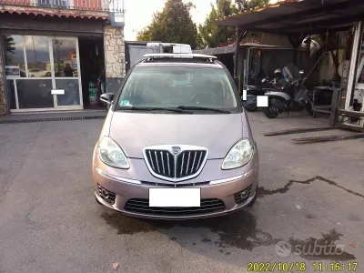 Usata Lancia Musa 95 CV (69 kW) 2008 Grigio Monovolume
