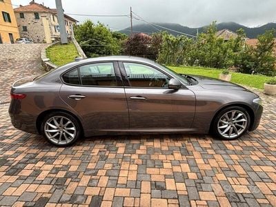 Usata Alfa Romeo Giulia 160 CV (117 kW) 2019 Grigio Berlina