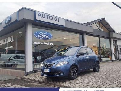 Usata Lancia Ypsilon Gold 69 CV (50 kW) 2022 Blu/azzurro Utilitaria