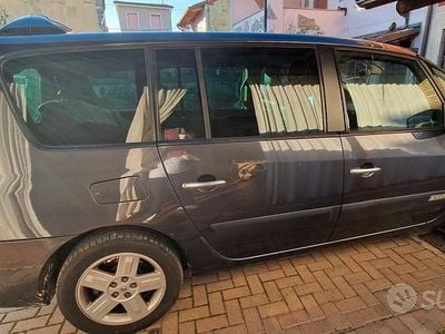 Usata Renault Espace 136 CV (100 kW) 2010 Grigio Berlina