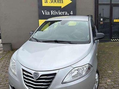 Usata Lancia Ypsilon Gold 95 CV (69 kW) 2011 612 grigio chiaro metalizzato Utilitaria