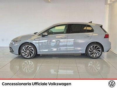 Usata VW Golf VIII Style 131 CV (96 kW) 2023 Grigio Utilitaria