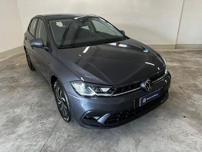 Grigio scuro Usata 2023 VW Polo Life Berlina | 19.600 € (Buon prezzo)
