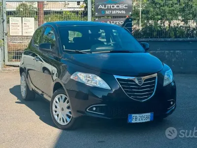 Usata Lancia Ypsilon 69 CV (50 kW) 2015 Nero Utilitaria