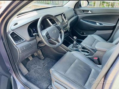 Usata Hyundai Tucson 141 CV (103 kW) 2016 Grigio SUV