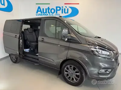 Usata Ford Tourneo Sport 131 CV (96 kW) 2022 Grigio Monovolume