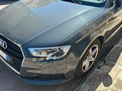 Gebraucht Audi A3 116 PS (85 kW) 2019 Grau Limousine