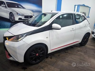 Bianco Usata 2015 Toyota Aygo X-play Utilitaria | 7900 € (Buon prezzo)