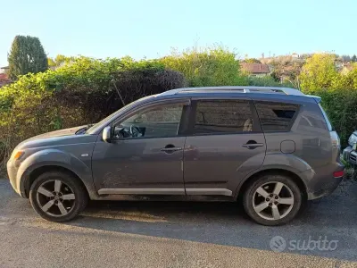 Usata Mitsubishi Outlander 156 CV (114 kW) 2008 Grigio SUV