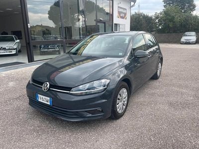 Usata VW Golf VII Trendline 89 CV (65 kW) 2017 Grigio Berlina