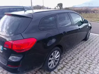 Usata Opel Astra 110 CV (80 kW) 2014 Station wagon