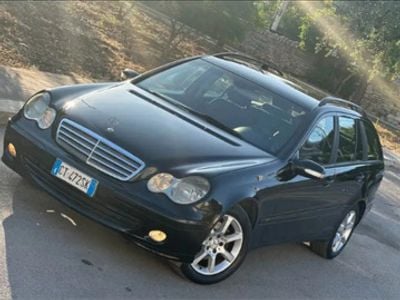 Usata Mercedes C200 122 CV (89 kW) 2005 Nero Station wagon