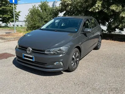 Usata VW Polo Comfortline 75 CV (55 kW) 2018 Grigio Utilitaria