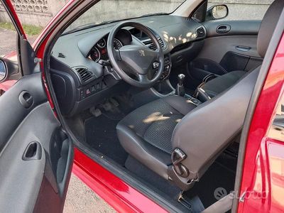 Usata Peugeot 206+ 60 CV (44 kW) 2011 Rosso Utilitaria