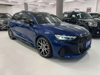 Usata Audi RS3 Ambiente 400 CV (294 kW) 2025 Blu ascari metallizzato Berlina