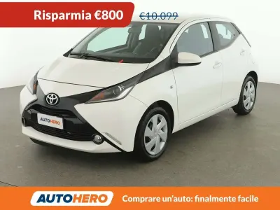 Käytetty Toyota Aygo X-play 70 HP (51 kW) 2016 Valkoinen Viistoperä