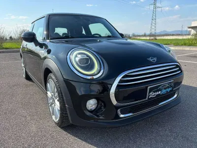 Usata Mini Cooper D 116 CV (85 kW) 2019 Nero Utilitaria
